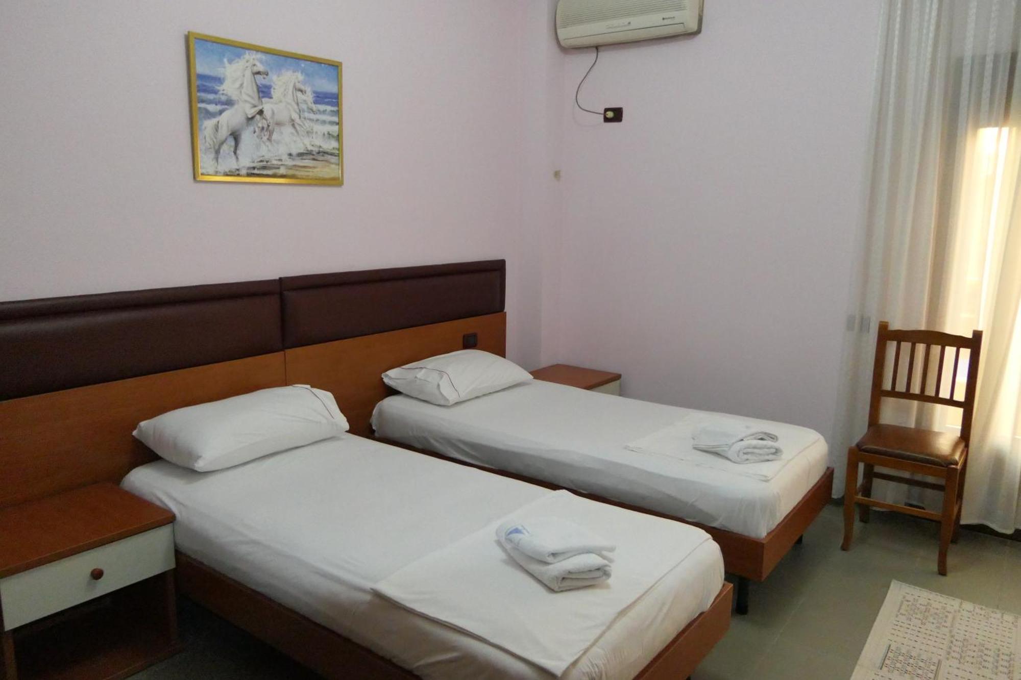 Hotel Edland Vlorë Exterior foto